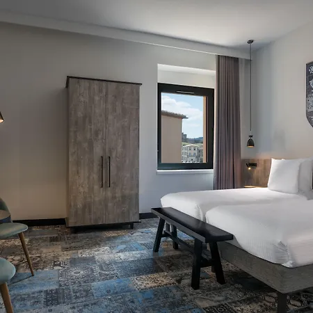 Sowell Les Chevaliers Hotel