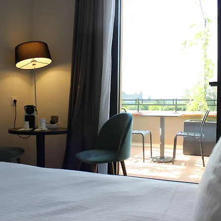 Sowell Les Chevaliers Hotel 4*