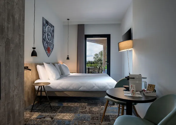 Sowell Les Chevaliers 4*